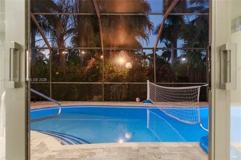 1141 N Northlake Drive Hollywood FL 33019