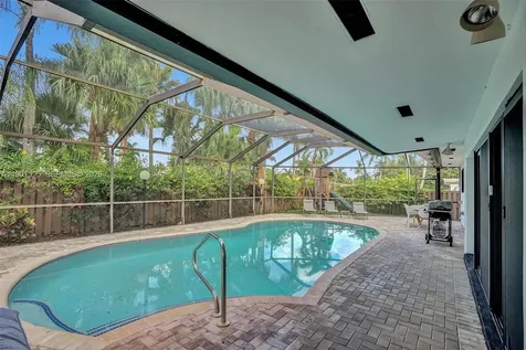 1141 N Northlake Drive Hollywood FL 33019