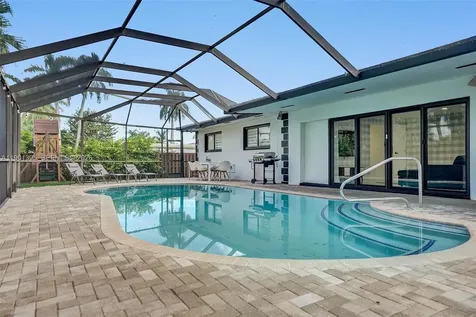 1141 N Northlake Drive Hollywood FL 33019