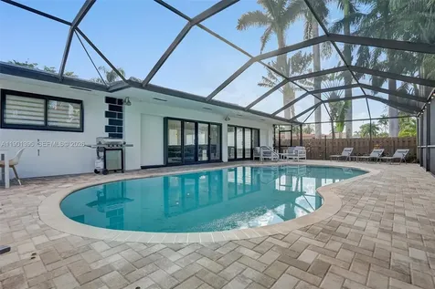 1141 N Northlake Drive Hollywood FL 33019