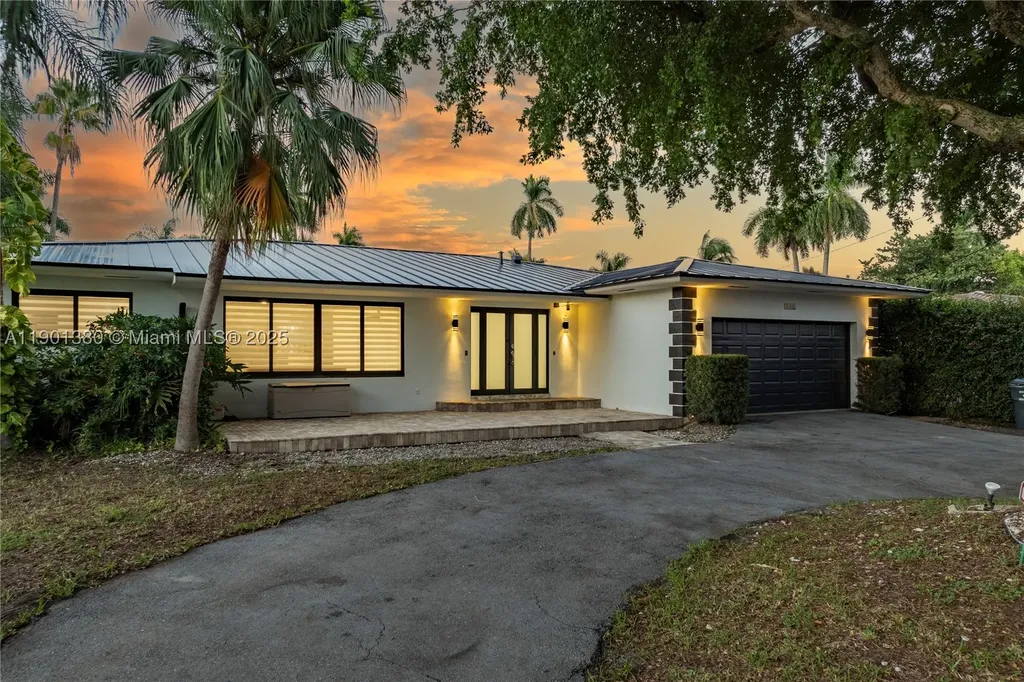 1141 N Northlake Drive Hollywood FL 33019