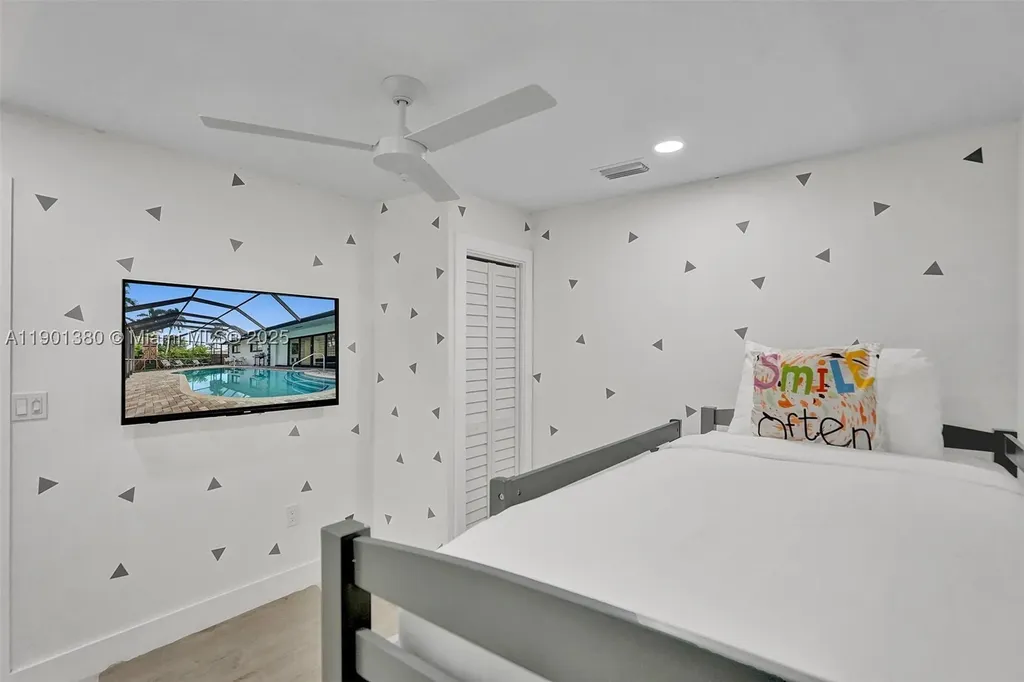 1141 N Northlake Drive Hollywood FL 33019