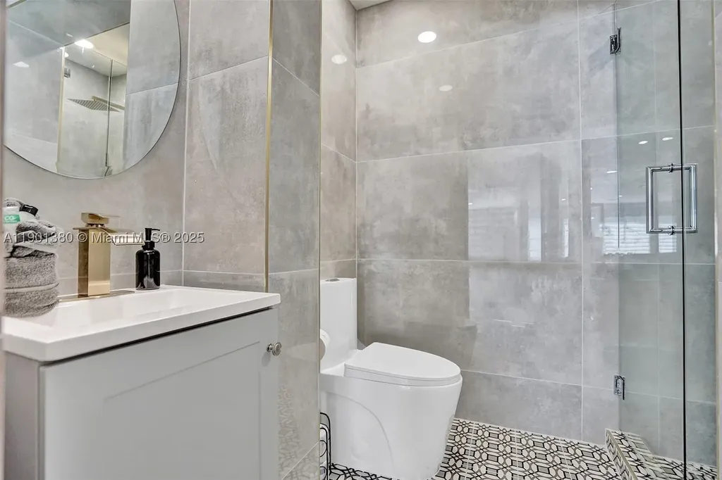 1141 N Northlake Drive Hollywood FL 33019
