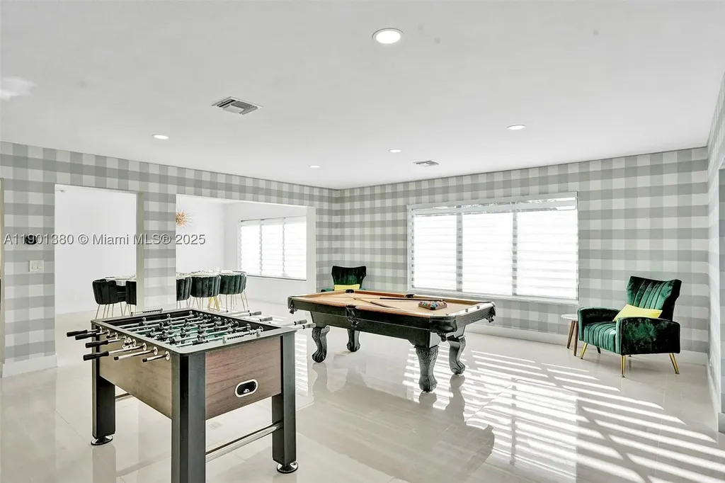 1141 N Northlake Drive Hollywood FL 33019