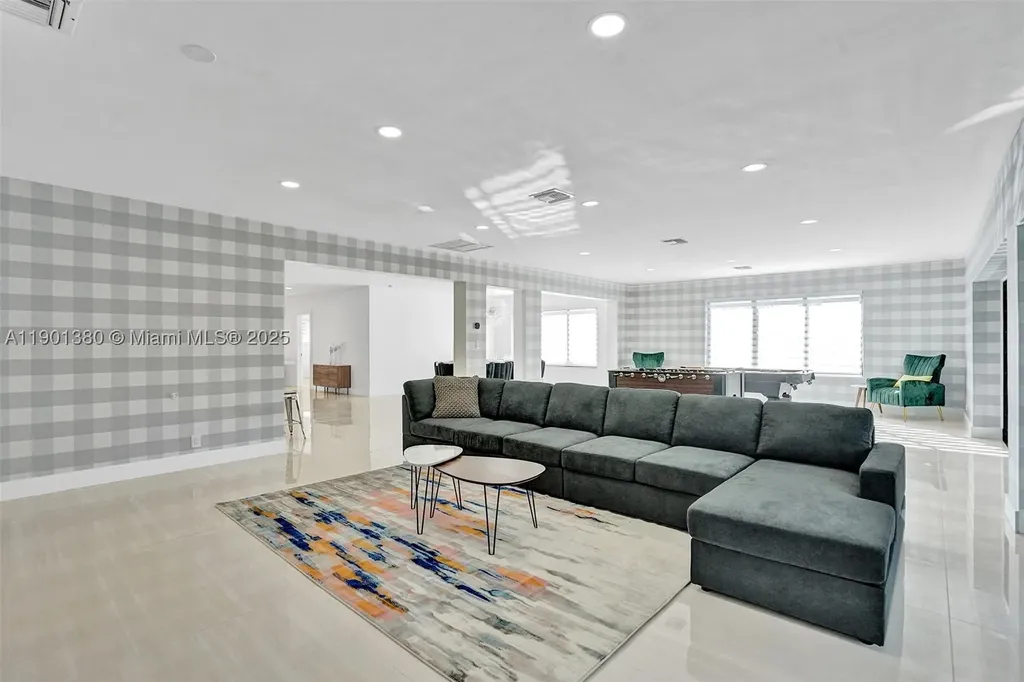 1141 N Northlake Drive Hollywood FL 33019
