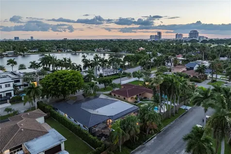 1141 N Northlake Drive Hollywood FL 33019