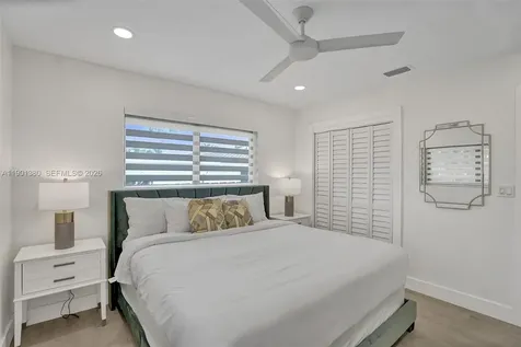 1141 N Northlake Drive Hollywood FL 33019