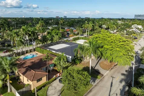 1141 N Northlake Drive Hollywood FL 33019