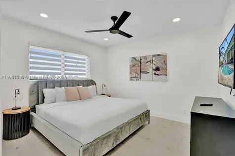 1141 N Northlake Drive Hollywood FL 33019