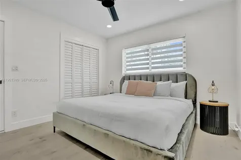 1141 N Northlake Drive Hollywood FL 33019