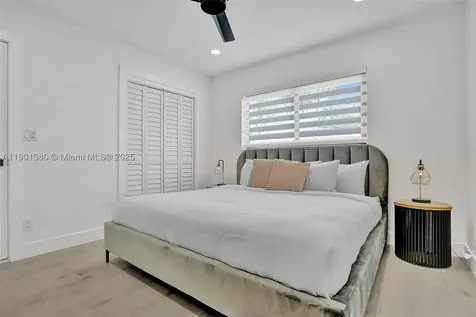1141 N Northlake Drive Hollywood FL 33019