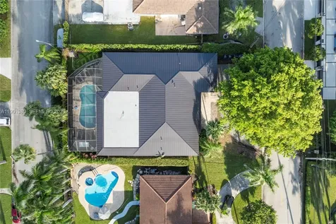 1141 N Northlake Drive Hollywood FL 33019