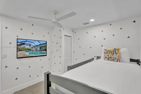 1141 N Northlake Drive Hollywood FL 33019