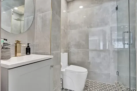 1141 N Northlake Drive Hollywood FL 33019