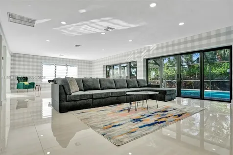 1141 N Northlake Drive Hollywood FL 33019