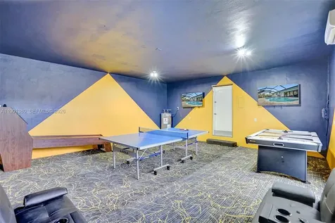 1141 N Northlake Drive Hollywood FL 33019