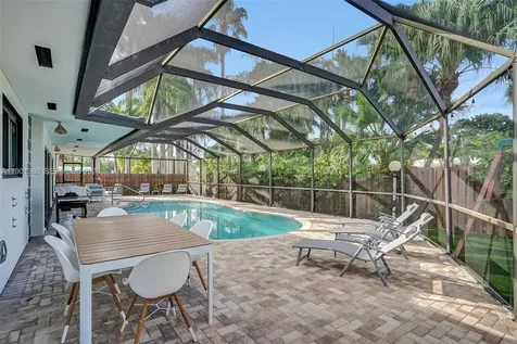 1141 N Northlake Drive Hollywood FL 33019