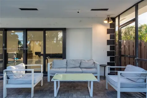 1141 N Northlake Drive Hollywood FL 33019