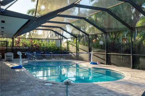 1141 N Northlake Drive Hollywood FL 33019