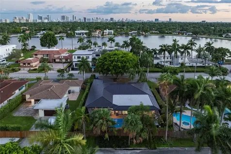 1141 N Northlake Drive Hollywood FL 33019