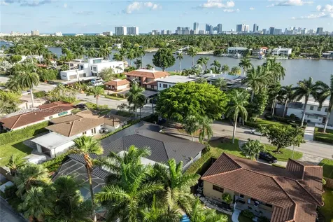 1141 N Northlake Drive Hollywood FL 33019