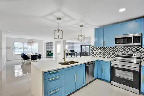 1141 N Northlake Drive Hollywood FL 33019