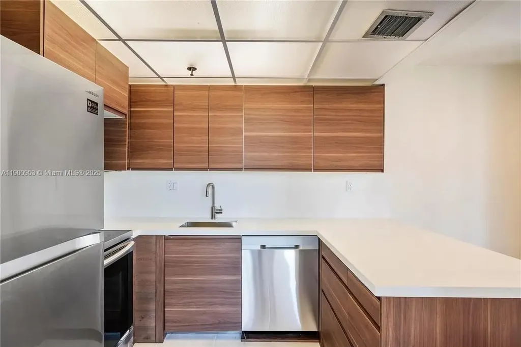 17890 W Dixie Highway North Miami Beach FL 33160