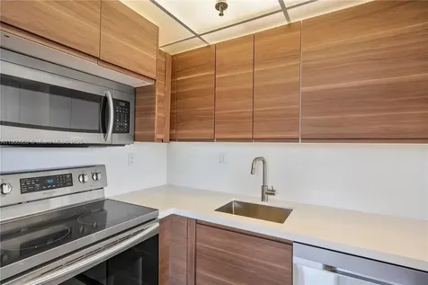 17890 W Dixie Highway North Miami Beach FL 33160