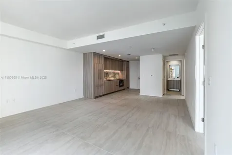 77 SE 5th Street Miami FL 33131
