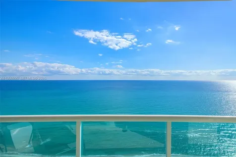 5025 Collins Avenue Miami Beach FL 33140
