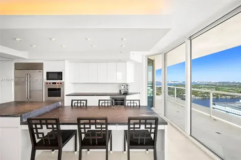 5025 Collins Avenue Miami Beach FL 33140