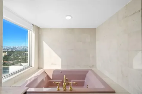 5025 Collins Avenue Miami Beach FL 33140