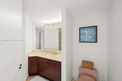 5025 Collins Avenue Miami Beach FL 33140