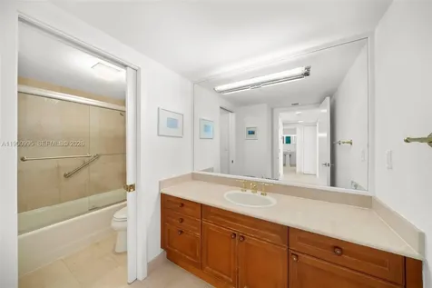 5025 Collins Avenue Miami Beach FL 33140