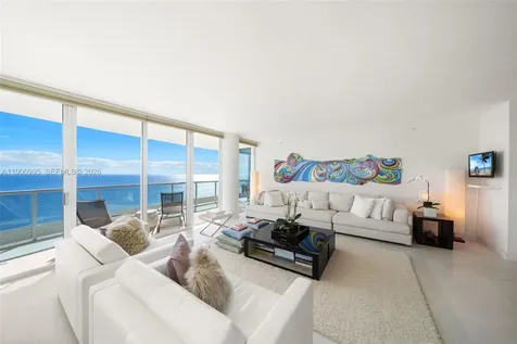 5025 Collins Avenue Miami Beach FL 33140
