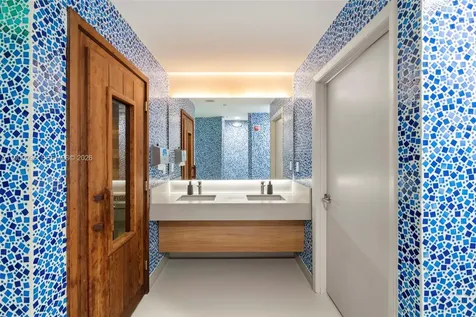 5025 Collins Avenue Miami Beach FL 33140