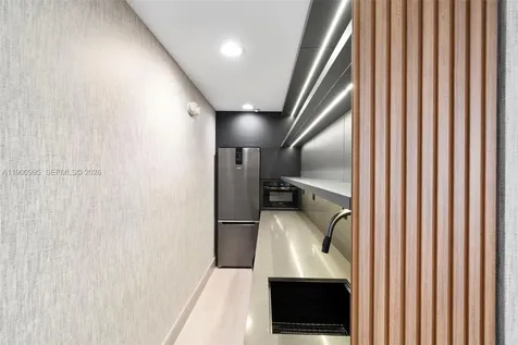 5025 Collins Avenue Miami Beach FL 33140
