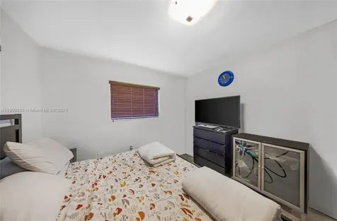 1515 NW 33rd Avenue Miami FL 33125