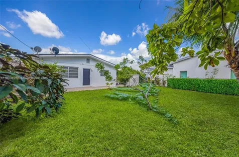 1515 NW 33rd Avenue Miami FL 33125