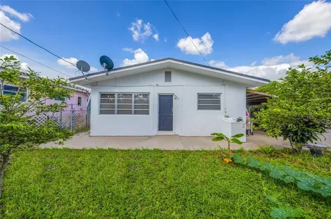 1515 NW 33rd Avenue Miami FL 33125