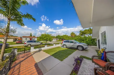 1515 NW 33rd Avenue Miami FL 33125