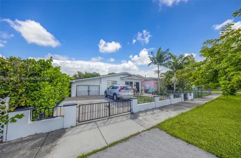 1515 NW 33rd Avenue Miami FL 33125