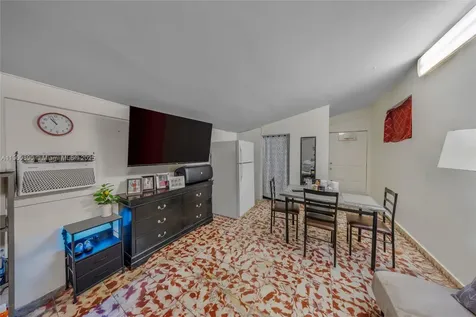 1515 NW 33rd Avenue Miami FL 33125