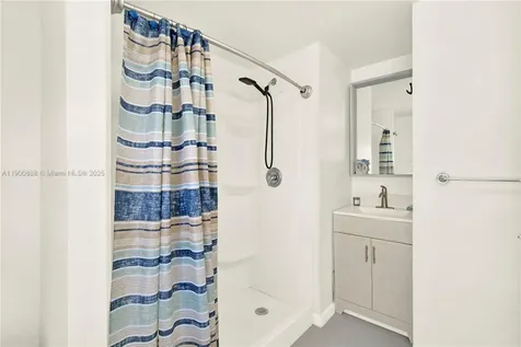 124 Valjean Lane Tavernier FL 33070