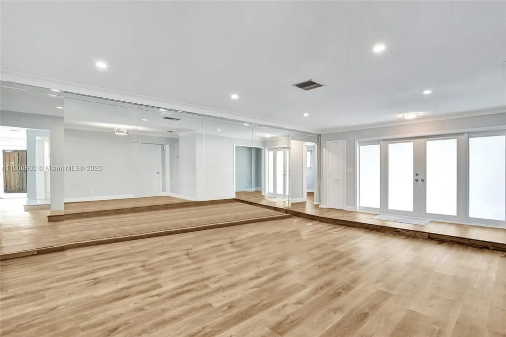 2031 NE 62nd Street Fort Lauderdale FL 33308