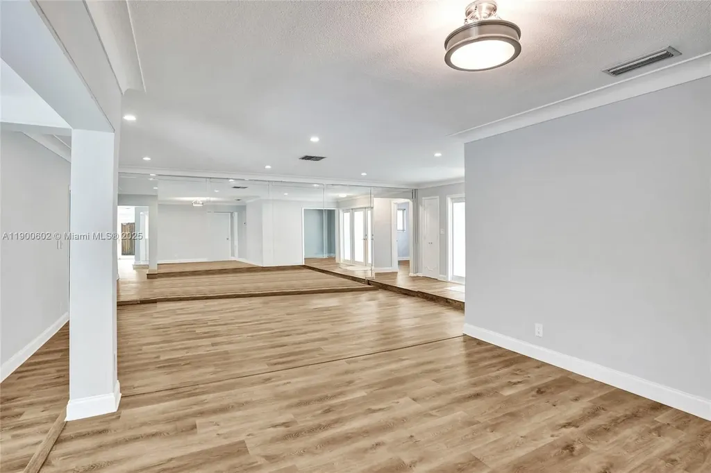 2031 NE 62nd Street Fort Lauderdale FL 33308