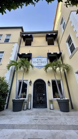 4812 Pine Tree Drive Miami Beach FL 33140