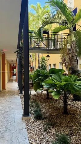4812 Pine Tree Drive Miami Beach FL 33140