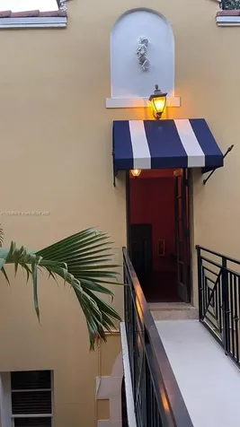 4812 Pine Tree Drive Miami Beach FL 33140