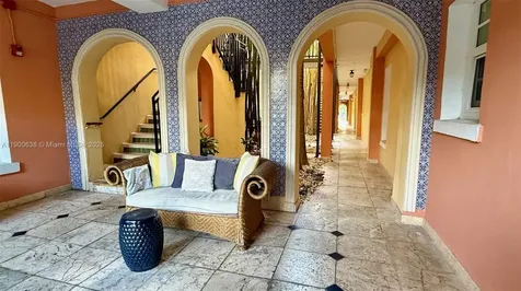 4812 Pine Tree Drive Miami Beach FL 33140